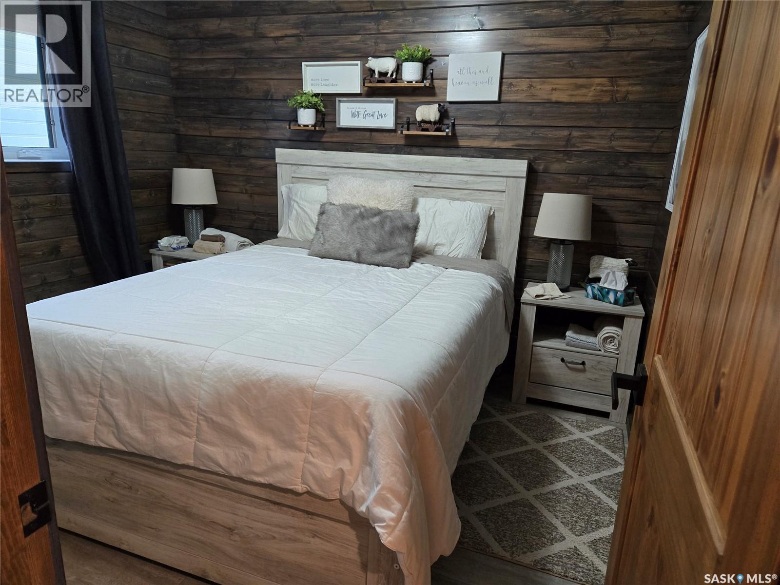 106 Lakeview Drive, Northern Admin District, SK - Indoor Photo Showing Bedroom