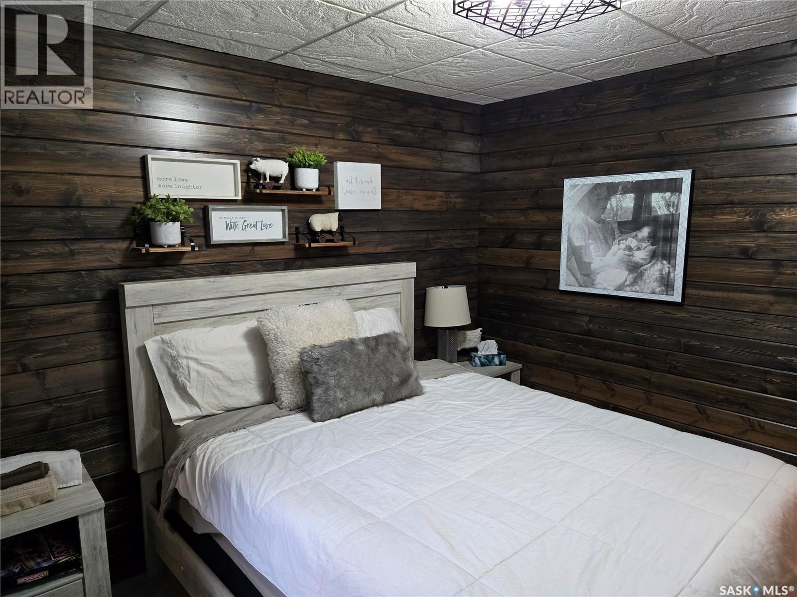 106 Lakeview Drive, Northern Admin District, SK - Indoor Photo Showing Bedroom