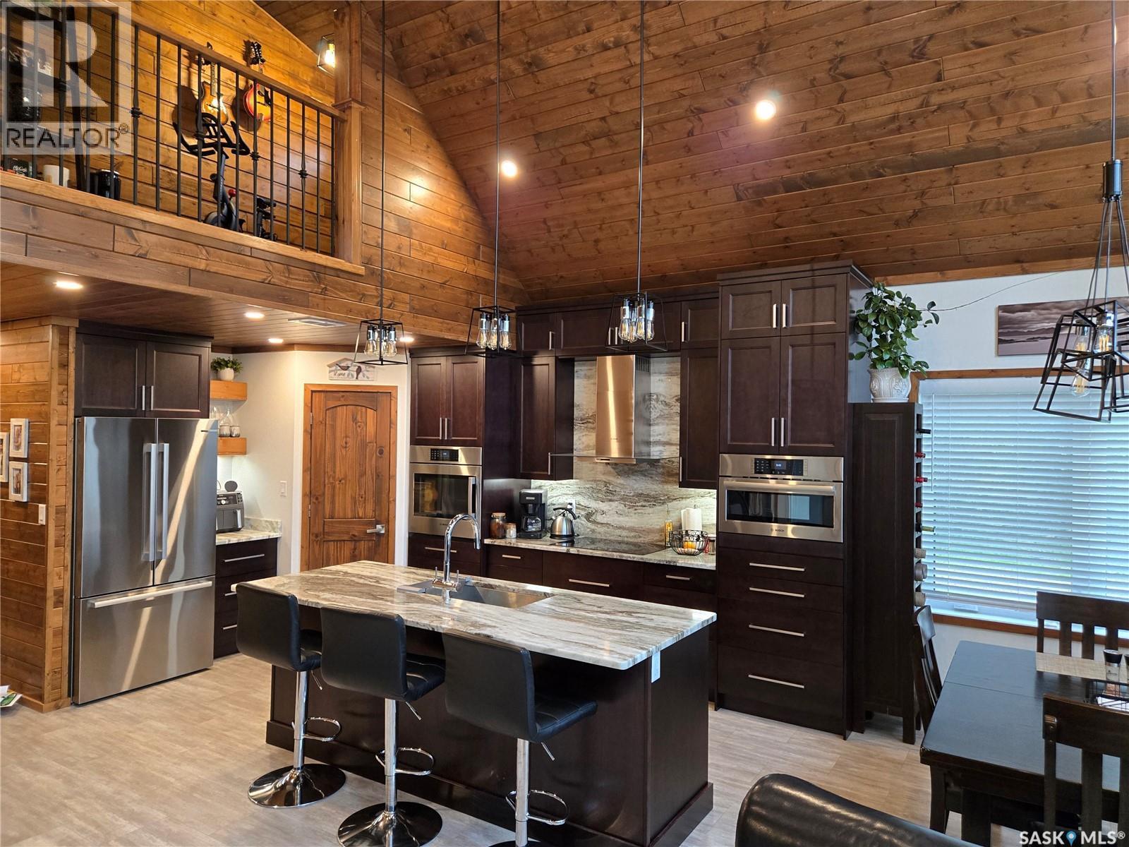106 Lakeview Drive, Northern Admin District, SK - Indoor Photo Showing Kitchen
