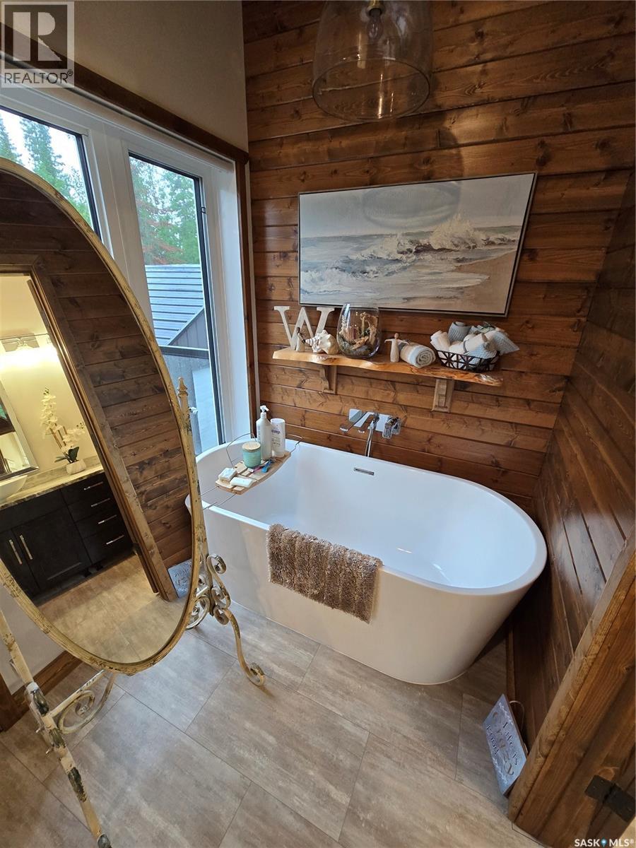 106 Lakeview Drive, Northern Admin District, SK - Indoor Photo Showing Bathroom