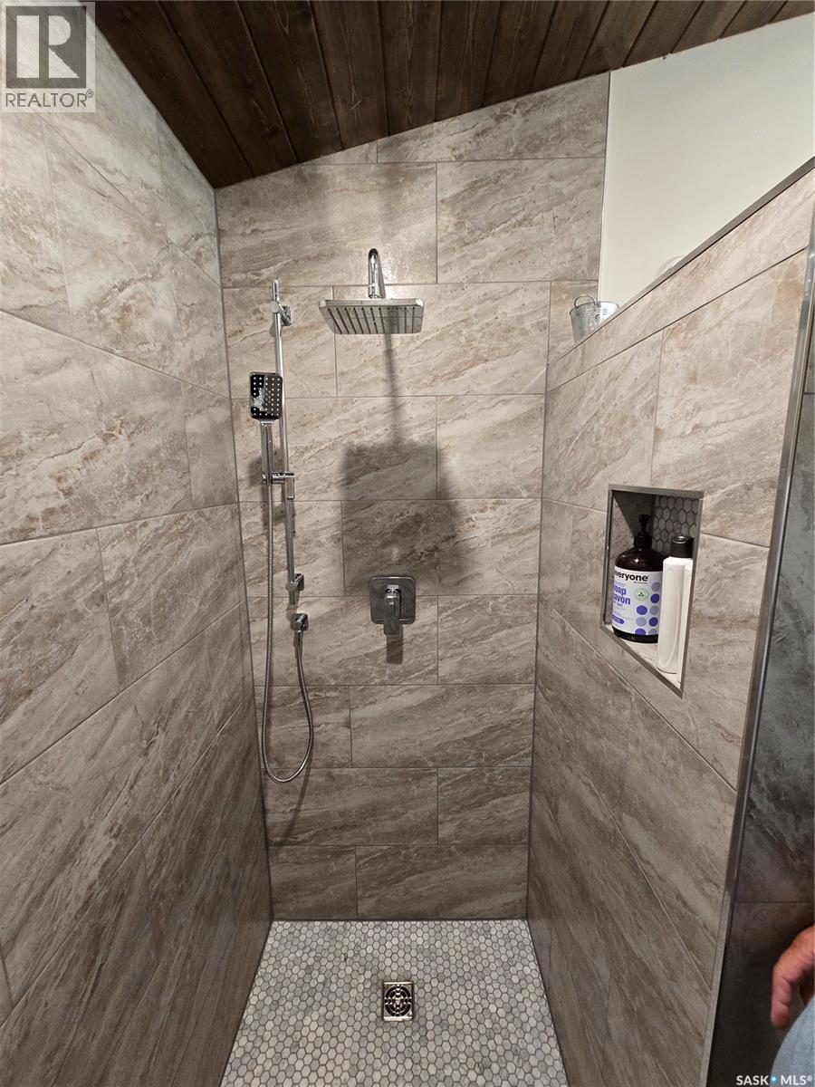 106 Lakeview Drive, Northern Admin District, SK - Indoor Photo Showing Bathroom