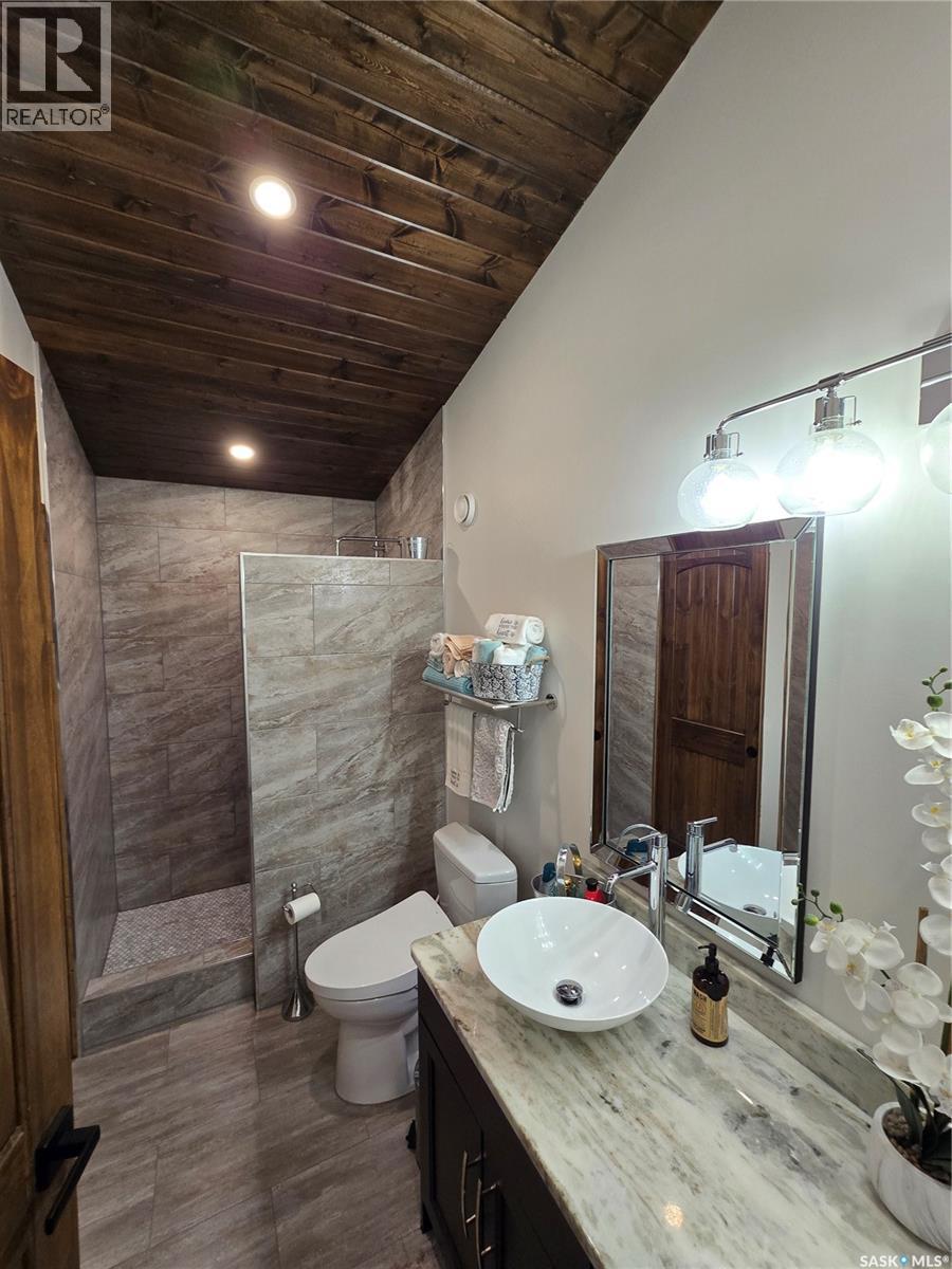 106 Lakeview Drive, Northern Admin District, SK - Indoor Photo Showing Bathroom