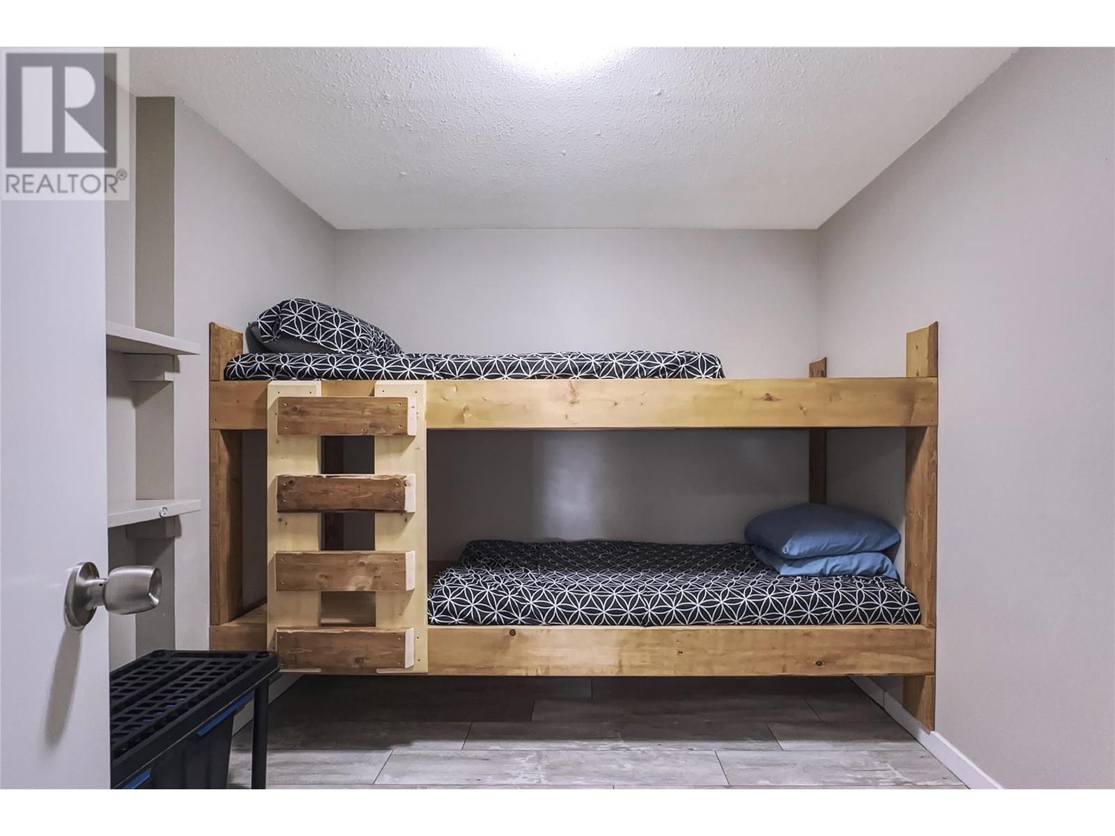 4817 Snow Pines Road Unit# D, Big White, BC - Indoor Photo Showing Bedroom