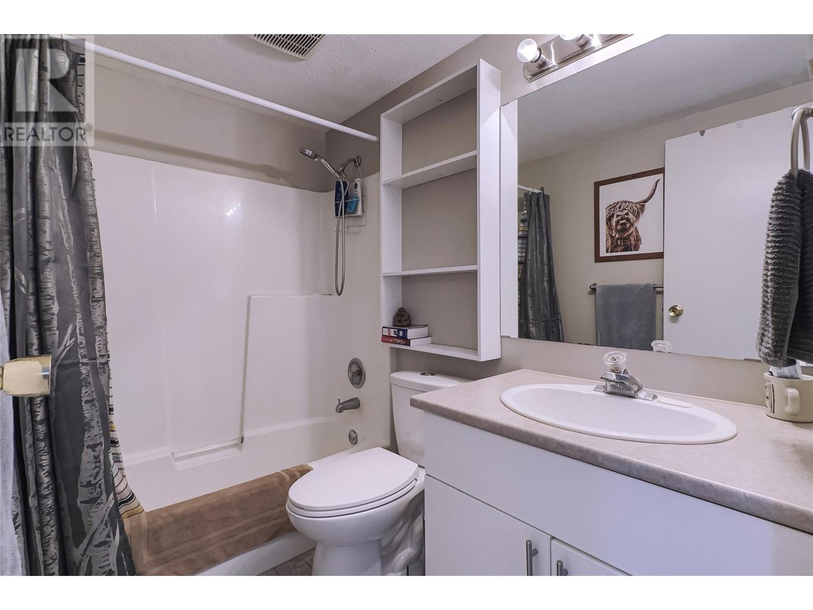4817 Snow Pines Road Unit# D, Big White, BC - Indoor Photo Showing Bathroom