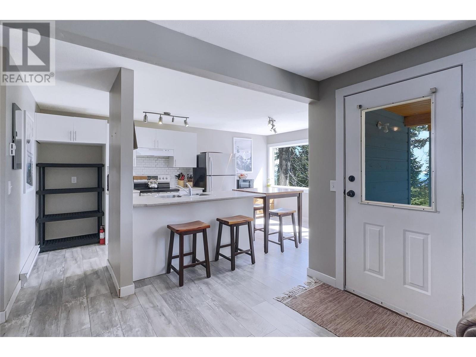 4817 Snow Pines Road Unit# D, Big White, BC - Indoor Photo Showing Other Room