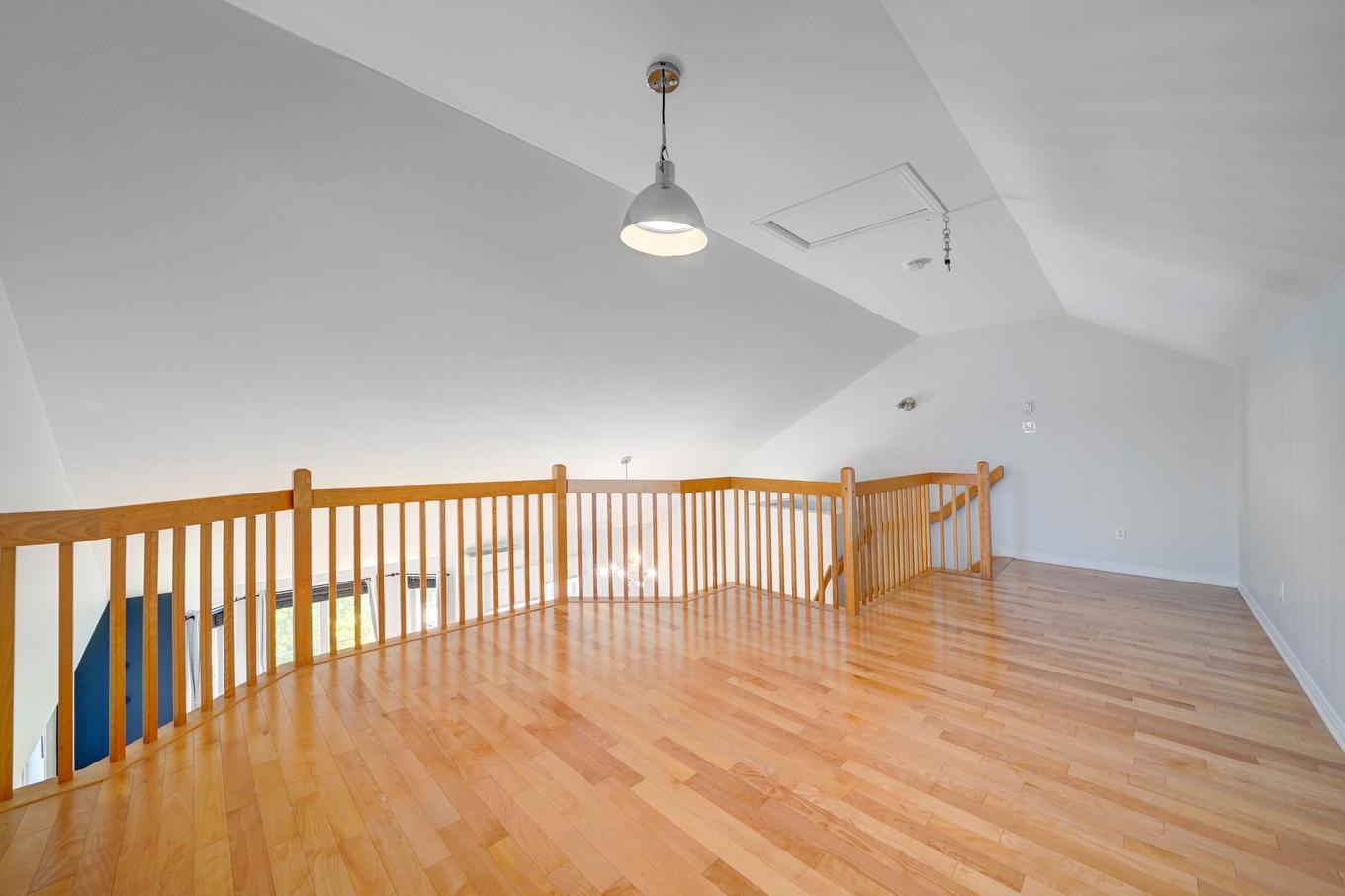 Mezzanine - 7-6195 Boul. Chevrier, Brossard, QC - Indoor Photo Showing Other Room