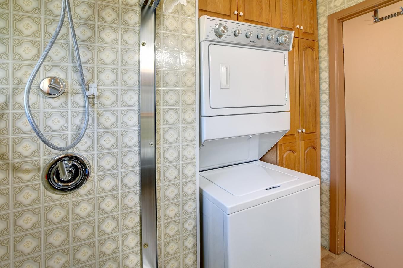Salle de bains - 124 Domaine Alexandre, Saint-Côme, QC - Indoor Photo Showing Laundry Room
