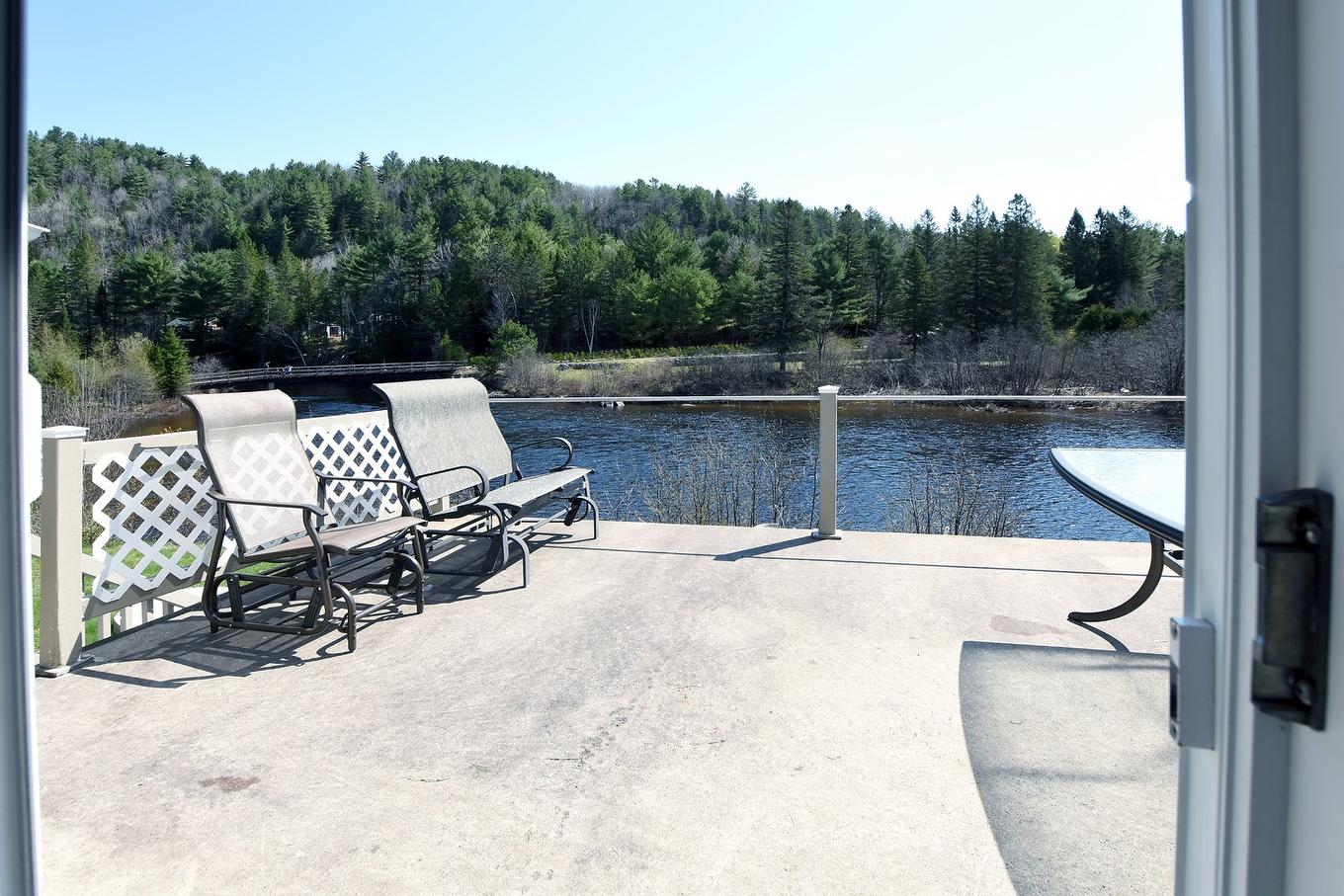 Vue sur l'eau - 124 Domaine Alexandre, Saint-Côme, QC - Outdoor