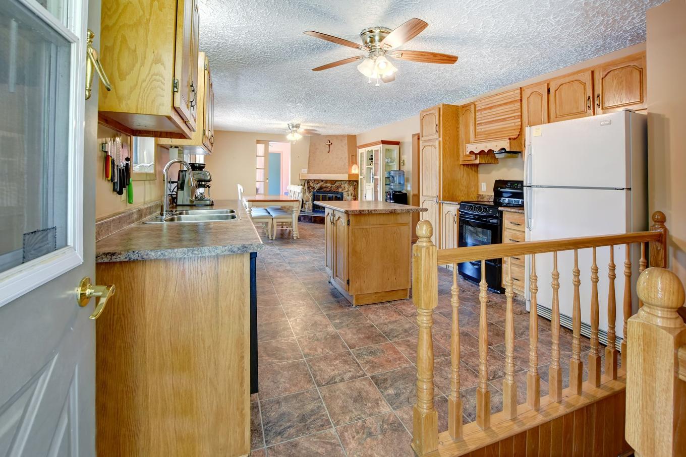 Cuisine - 124 Domaine Alexandre, Saint-Côme, QC - Indoor Photo Showing Kitchen With Double Sink
