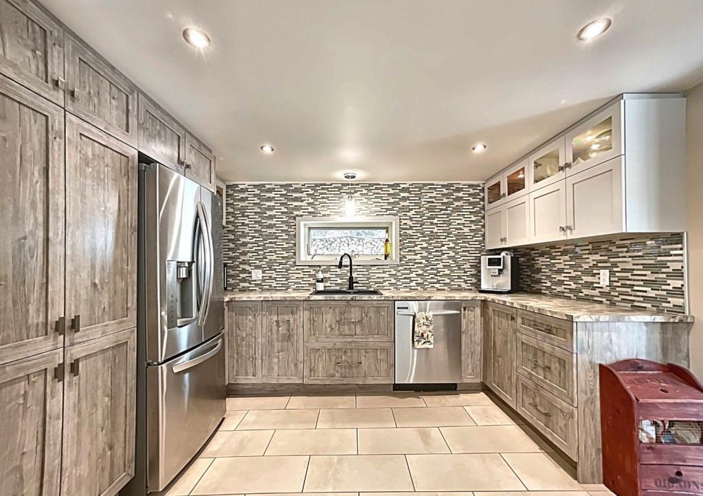 Kitchenette - 450 Ch. Aubin, Saint-Sauveur, QC - Indoor Photo Showing Kitchen