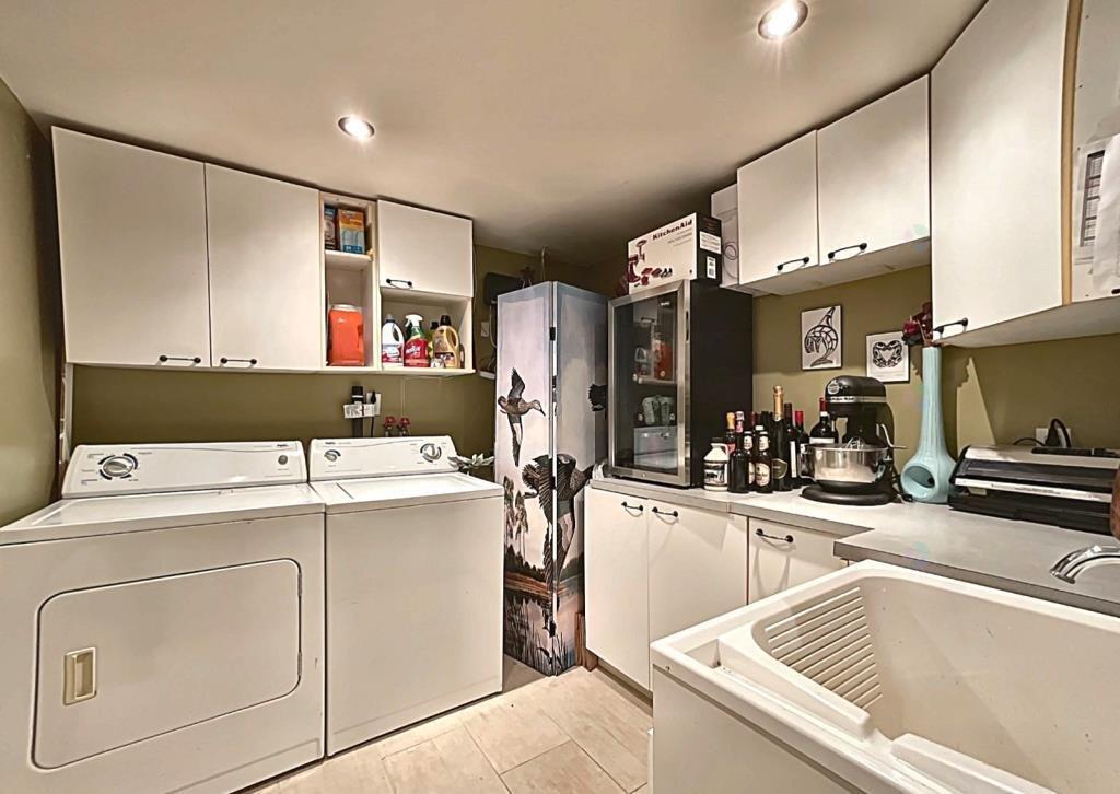 Laundry room - 450 Ch. Aubin, Saint-Sauveur, QC - Indoor Photo Showing Laundry Room