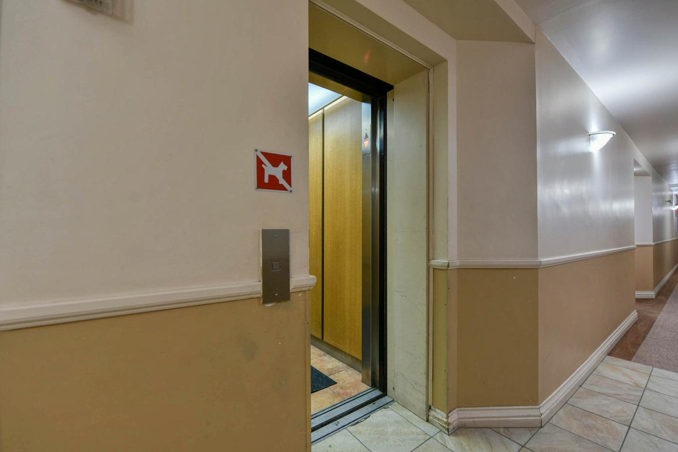 Ascenseur - 308-1511 Boul. Shevchenko, Montréal (Lasalle), QC - Indoor Photo Showing Other Room