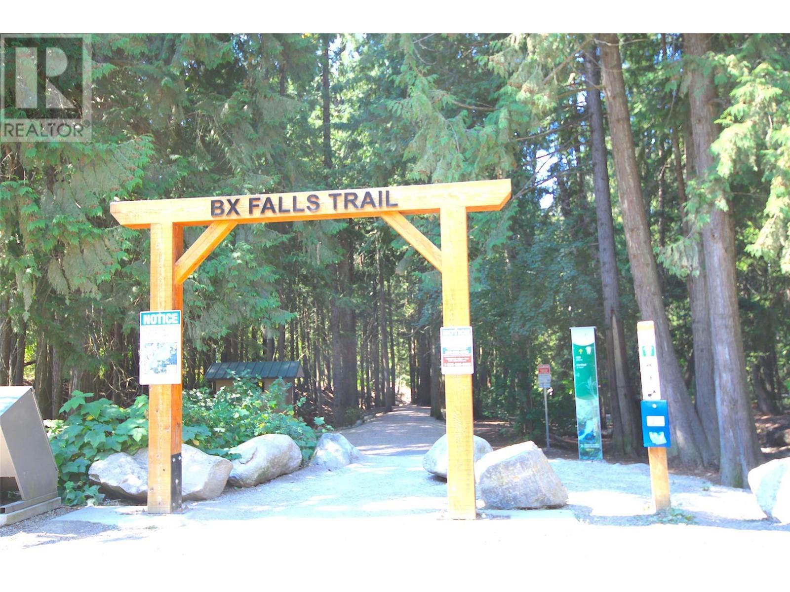 7053 Manning Place Unit# 6, Vernon, BC - Outdoor