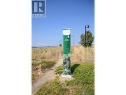 Greycanal Trailhead and dog park -