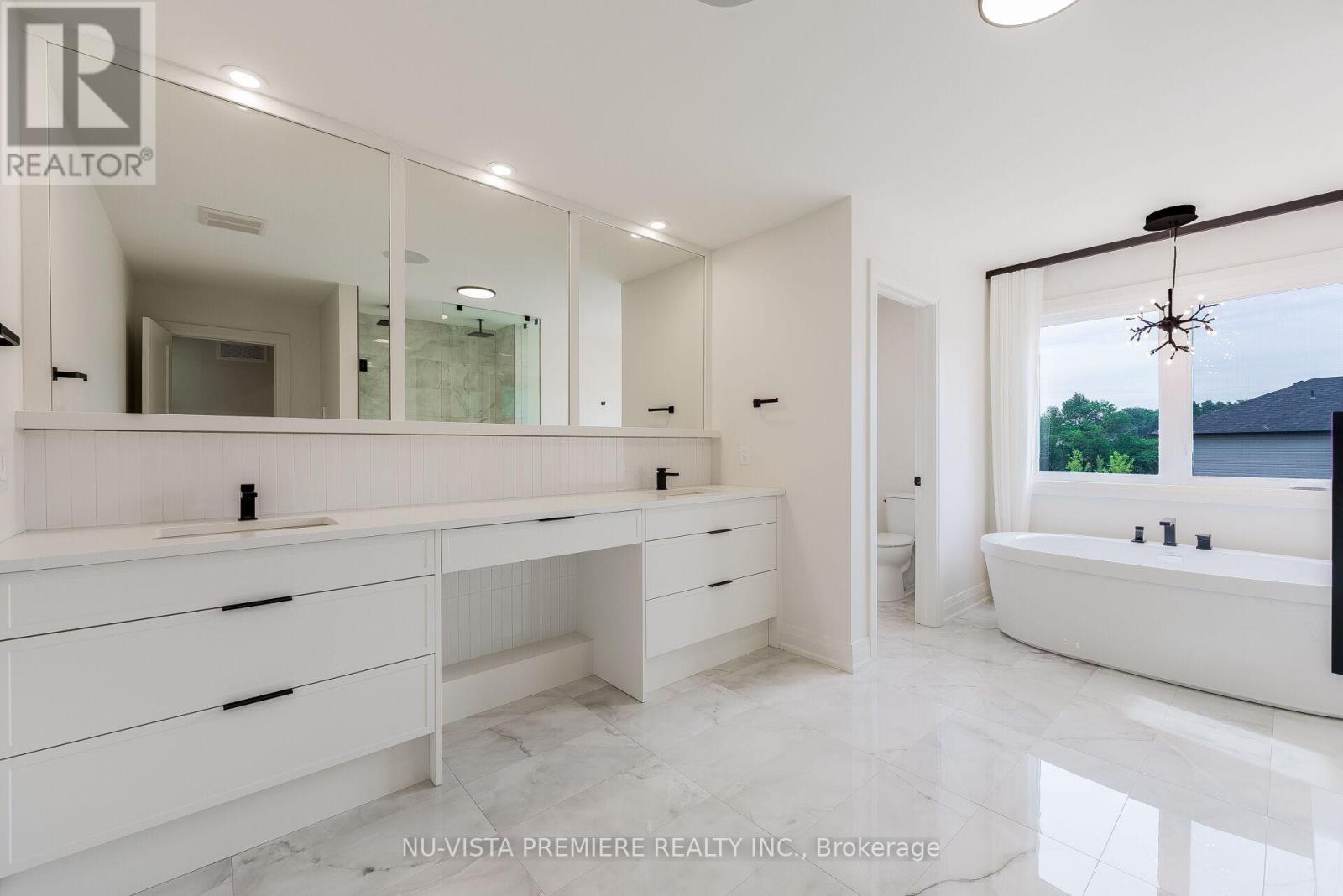 Photo of similar model. Property to be built - Lot 5 Aurum Road, London South (South B), ON - Indoor Photo Showing Bathroom