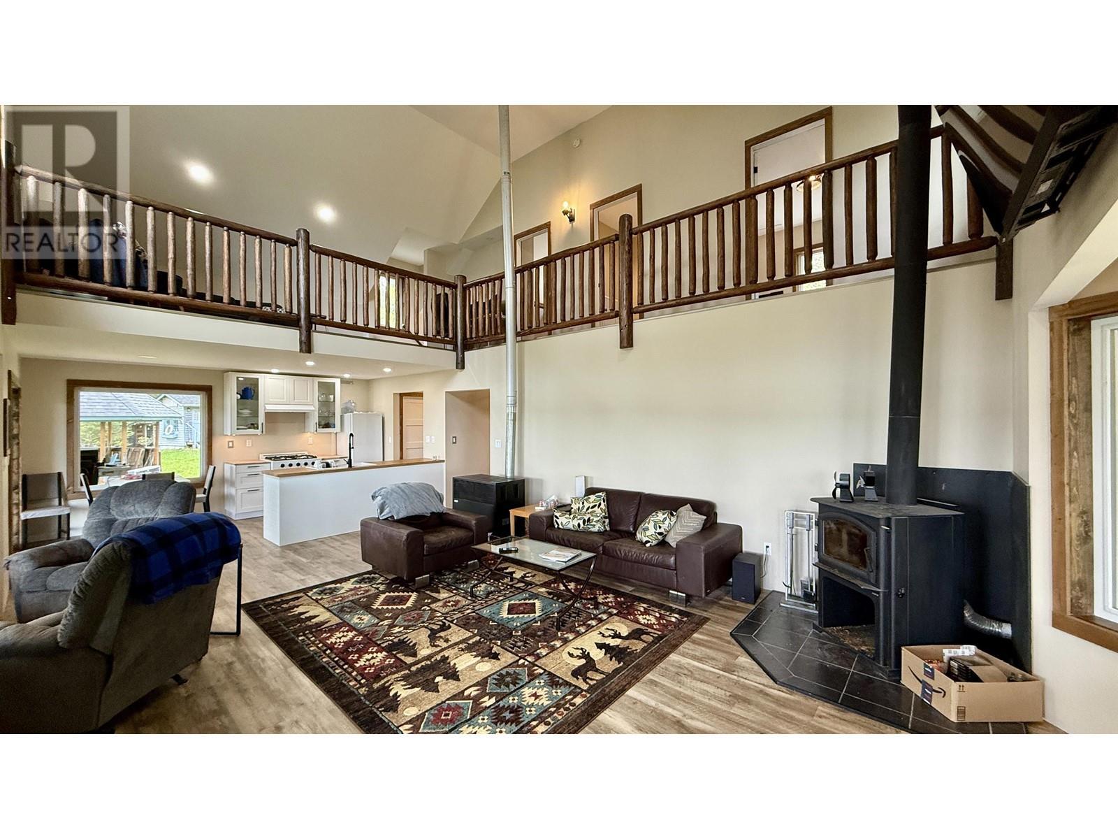 4460 Tatton-Helena Fs Road, Lac La Hache, BC - Indoor