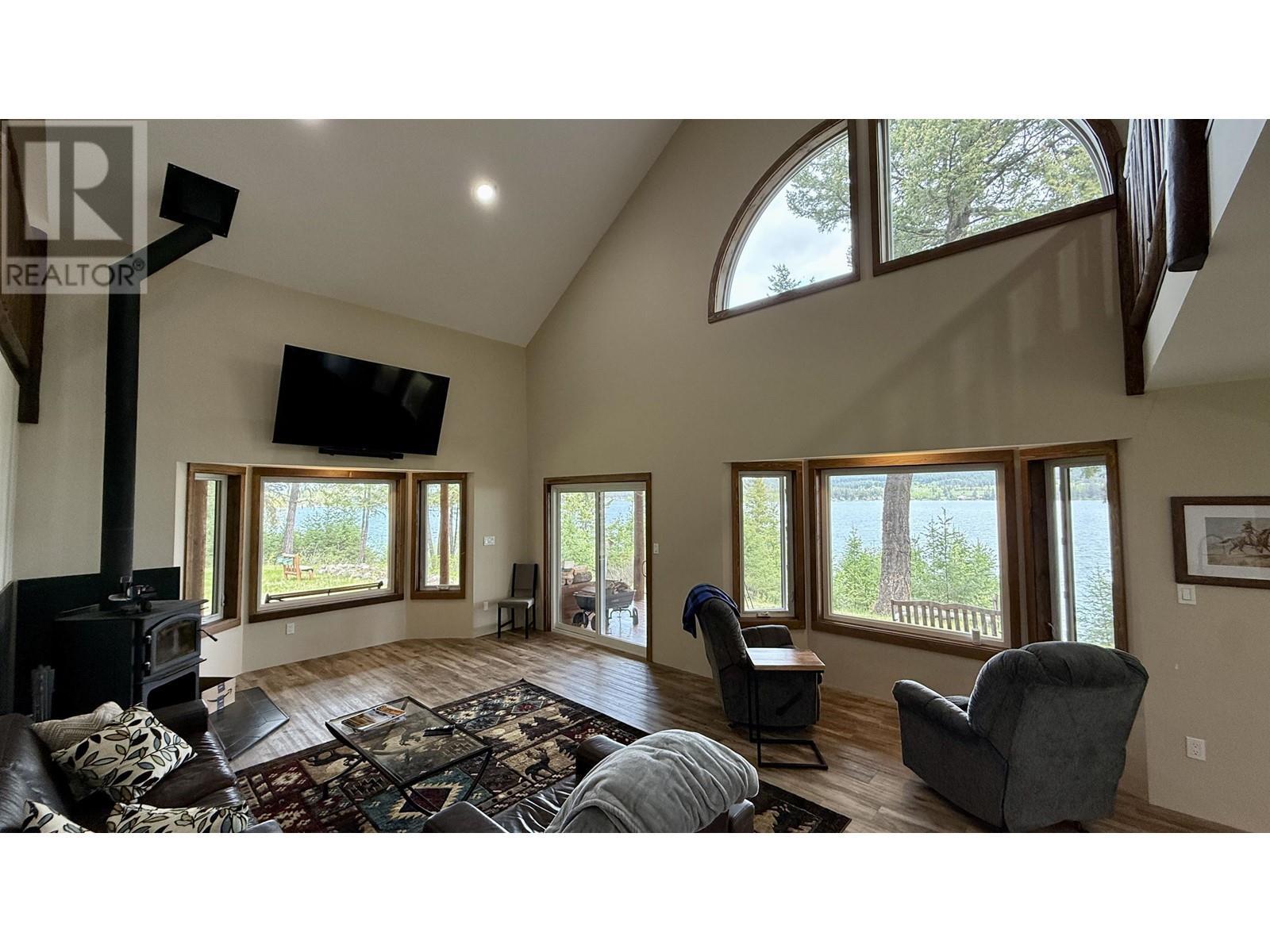 4460 Tatton-Helena Fs Road, Lac La Hache, BC - Indoor