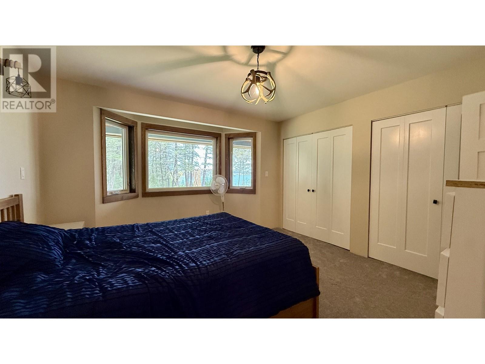 4460 Tatton-Helena Fs Road, Lac La Hache, BC - Indoor Photo Showing Bedroom