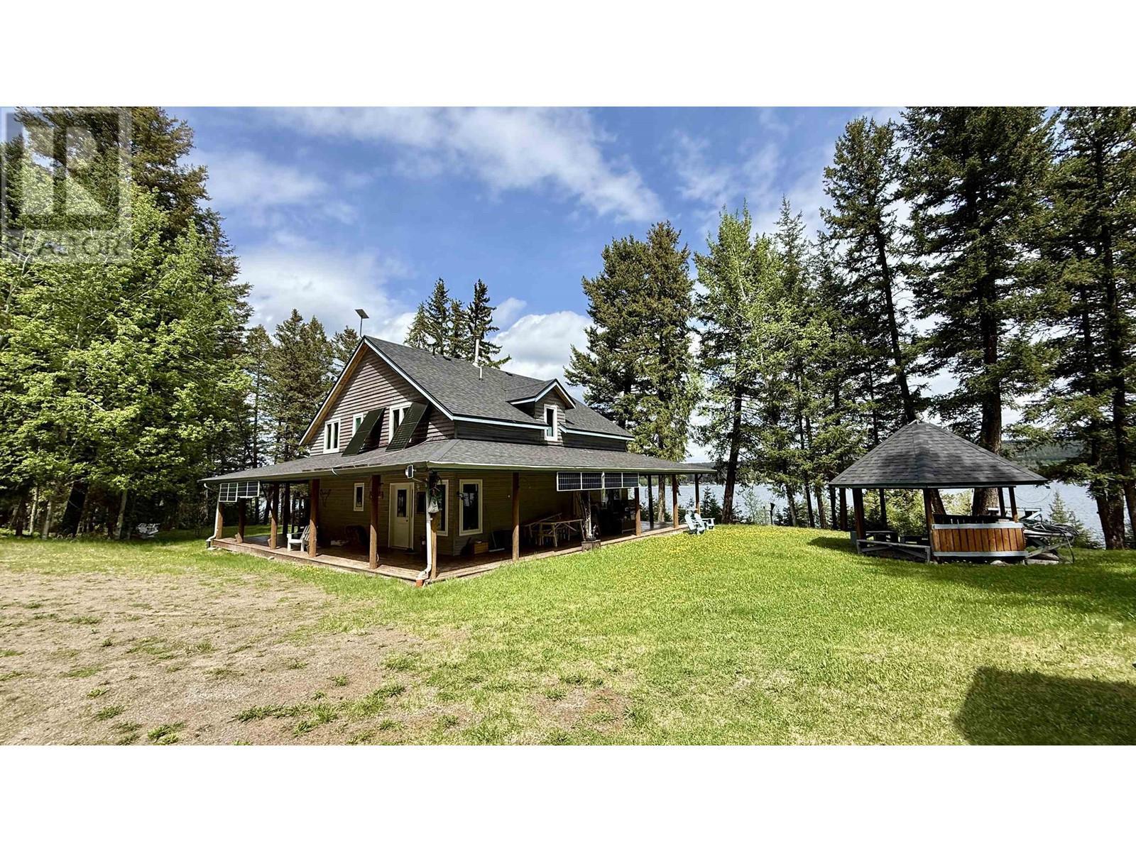 4460 Tatton-Helena Fs Road, Lac La Hache, BC - Outdoor With Deck Patio Veranda