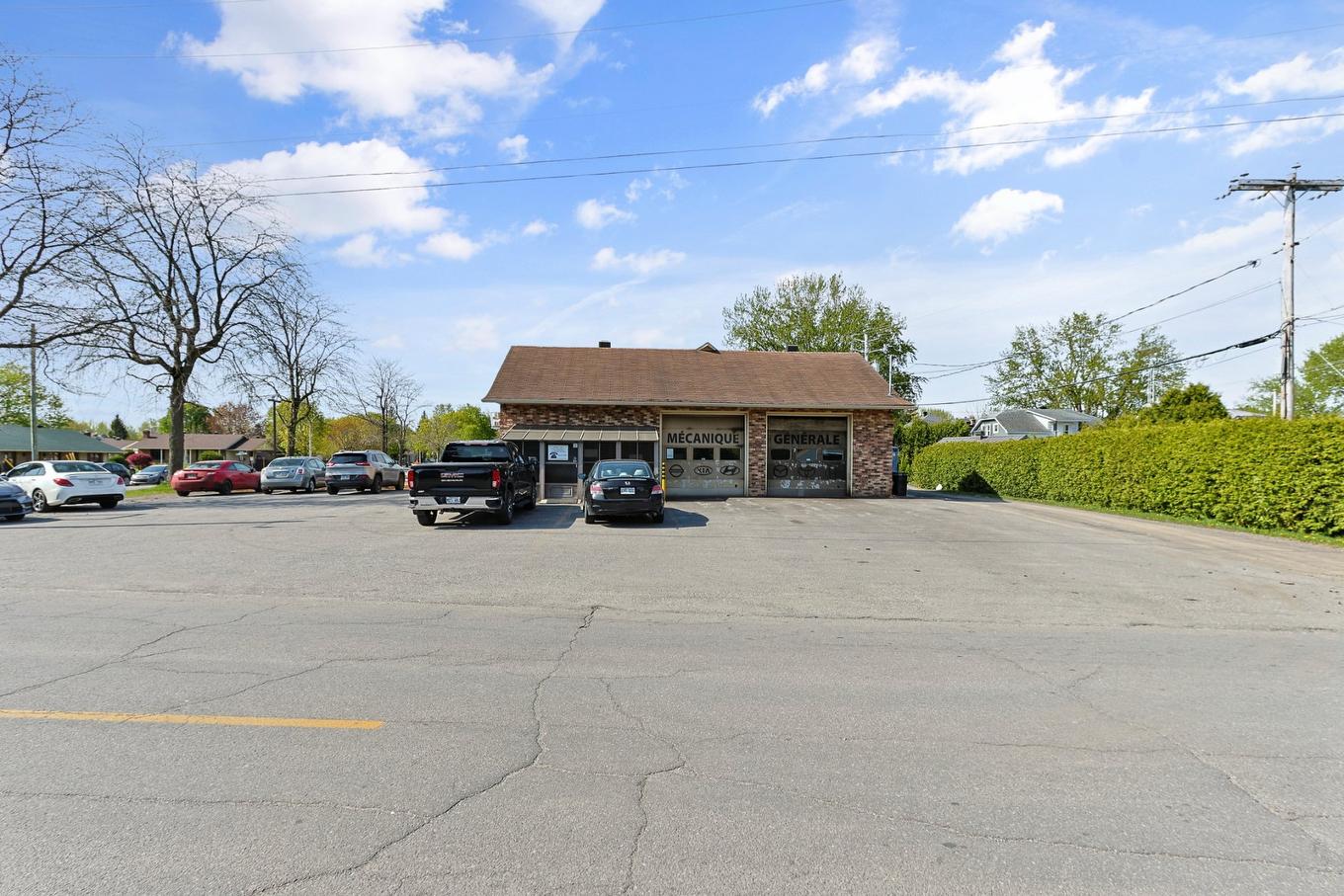 Frontage - 2 Rue St-Laurent, Mercier, QC - Outdoor