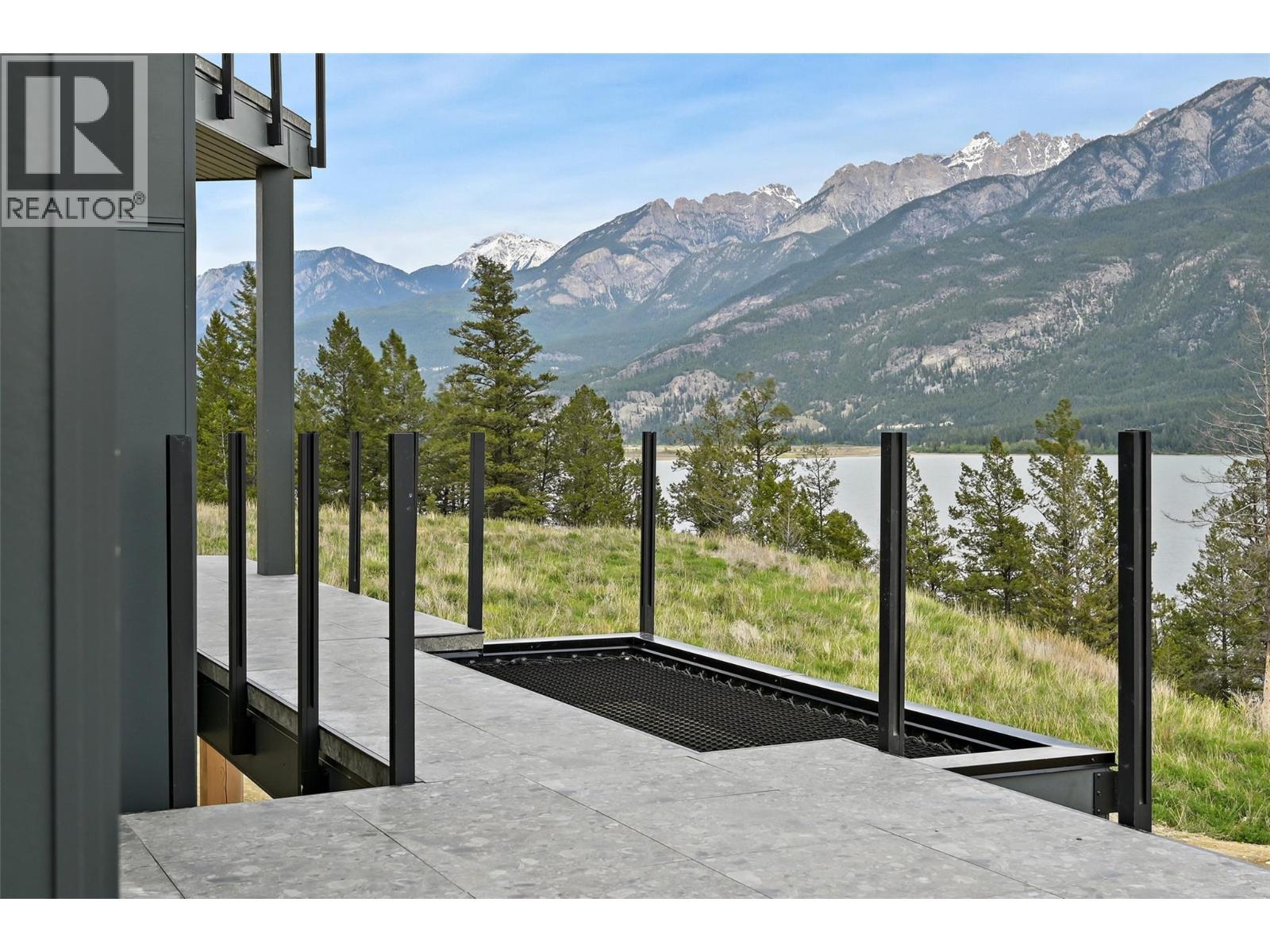 6200 Columbia Lake Road Unit# 4, Columbia Lake, BC - Outdoor With View