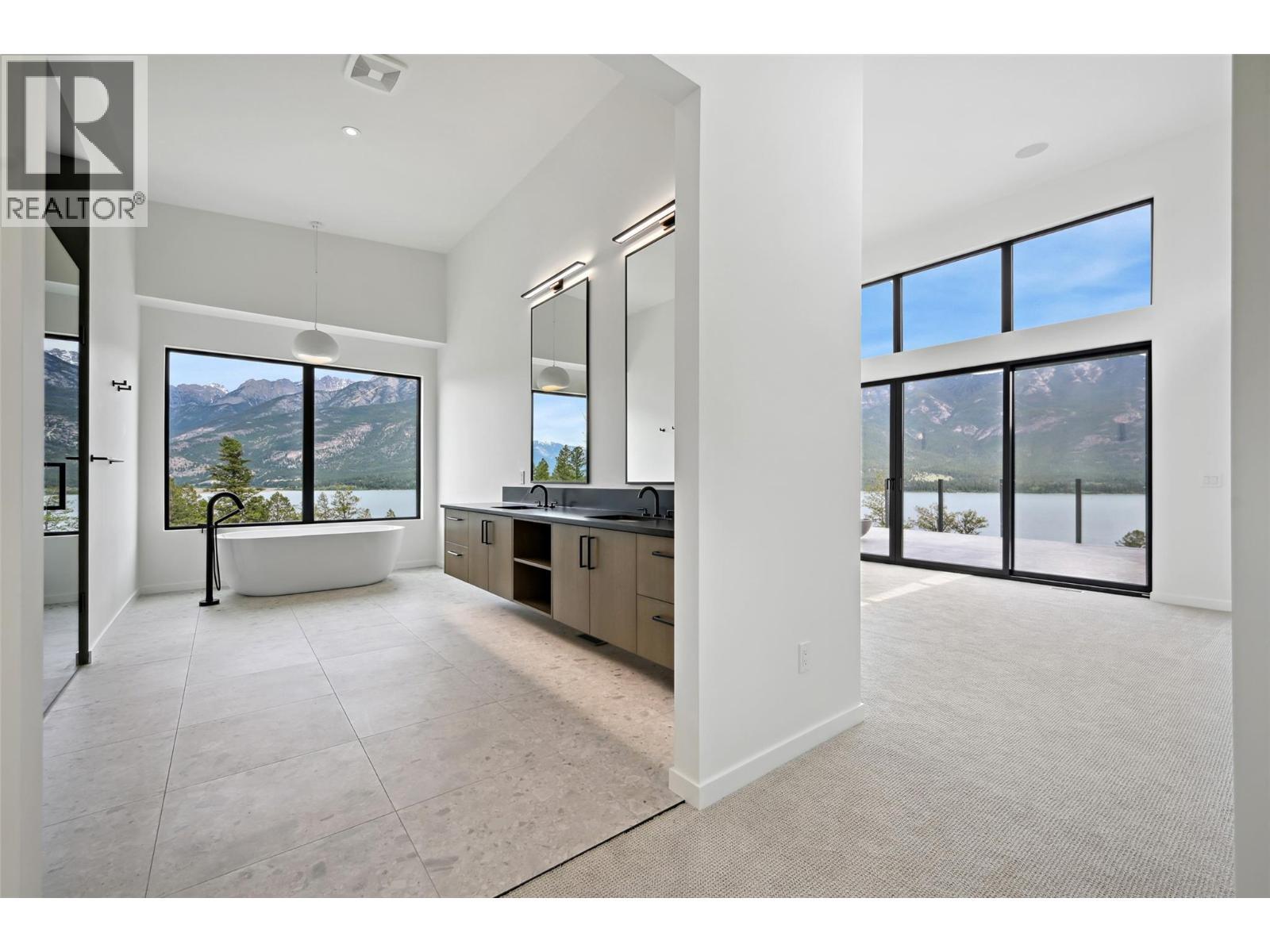 6200 Columbia Lake Road Unit# 4, Columbia Lake, BC - Indoor Photo Showing Other Room