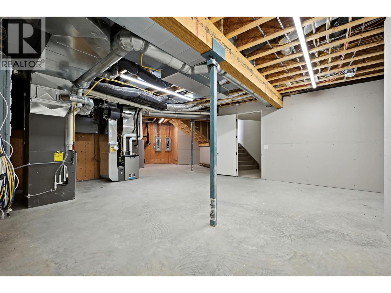 6200 Columbia Lake Road Unit# 4, Columbia Lake, BC - Indoor Photo Showing Basement