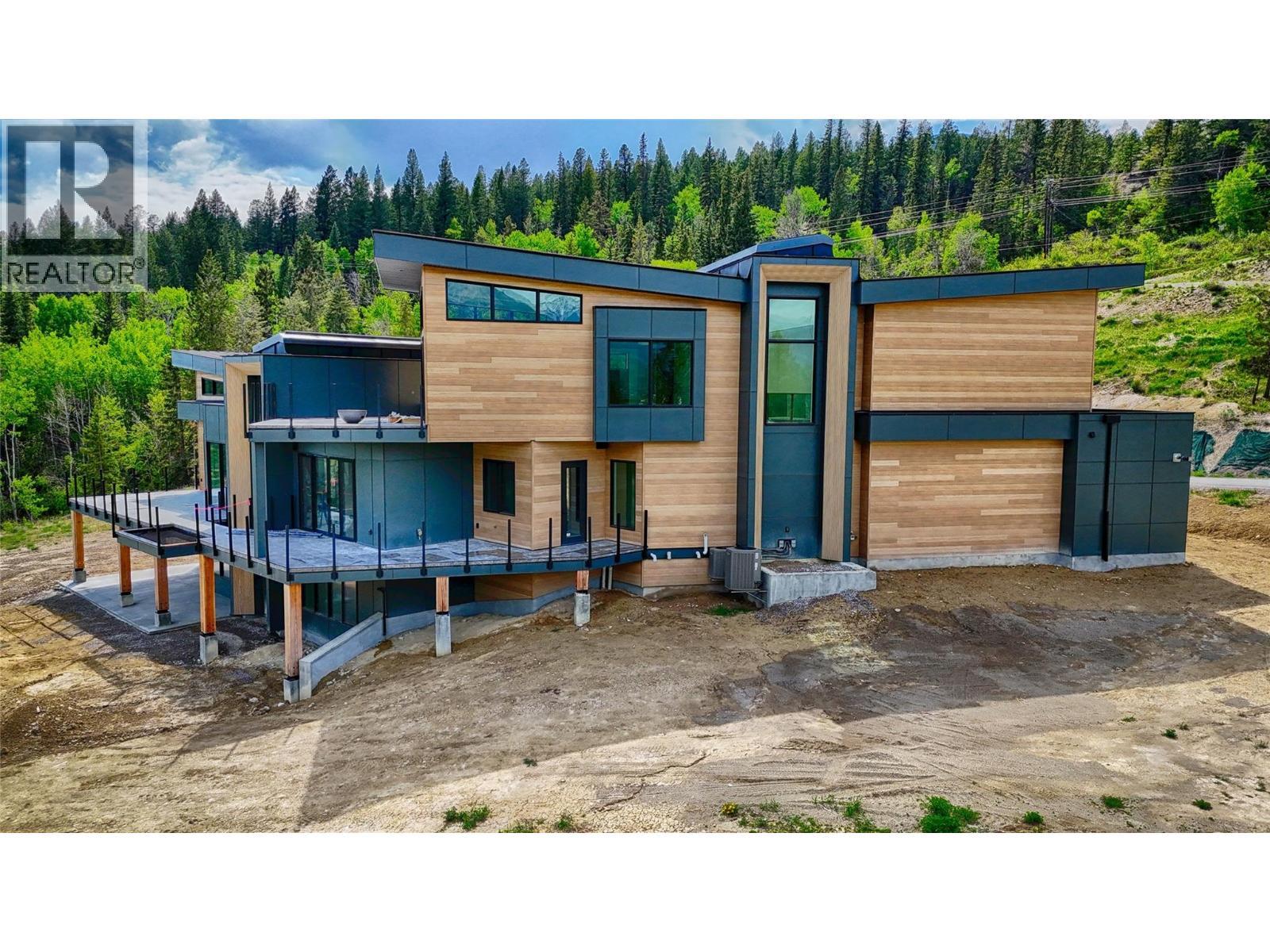 6200 Columbia Lake Road Unit# 4, Columbia Lake, BC - Outdoor