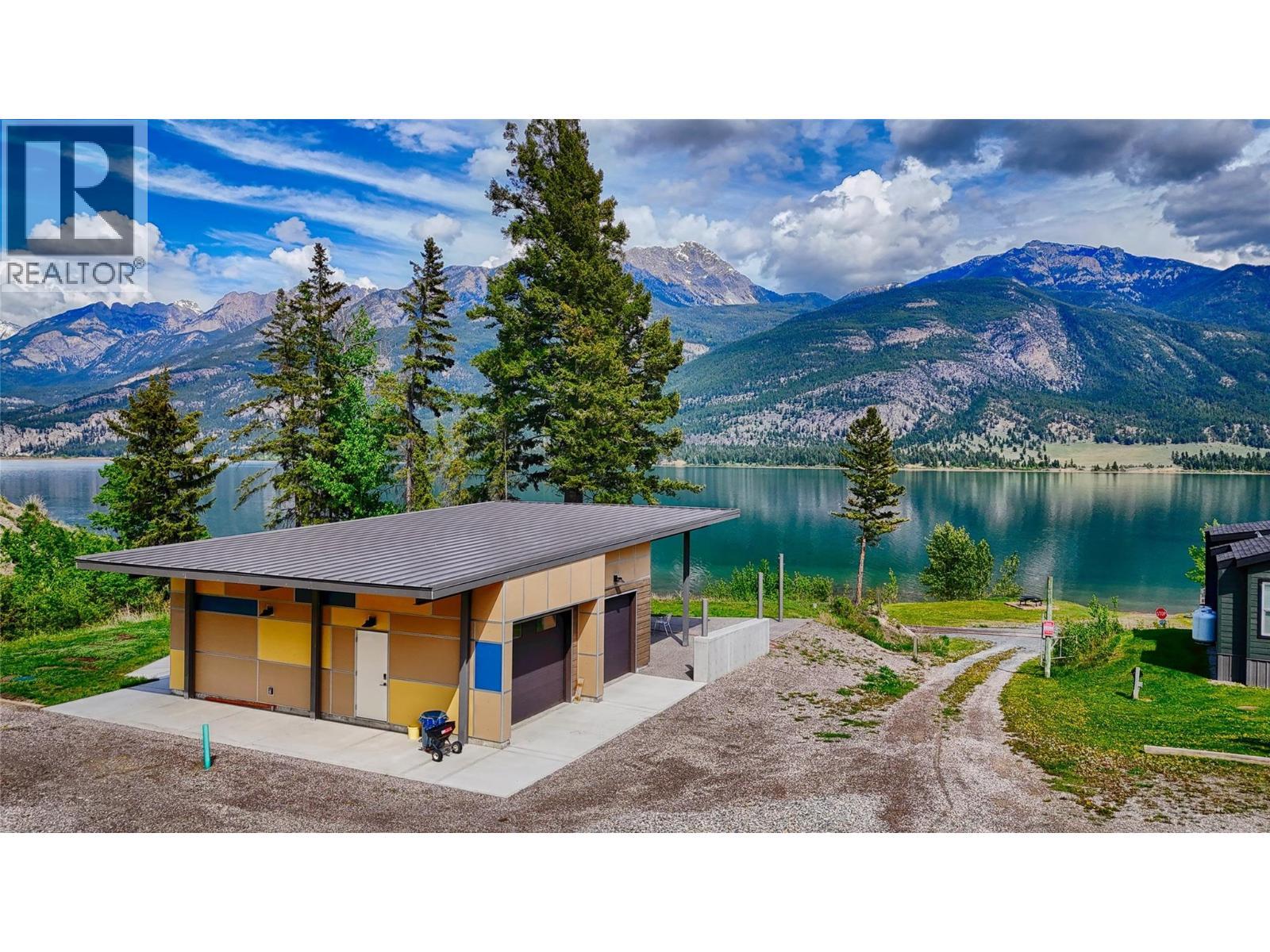 6200 Columbia Lake Road Unit# 4, Columbia Lake, BC - Outdoor With Body Of Water With View