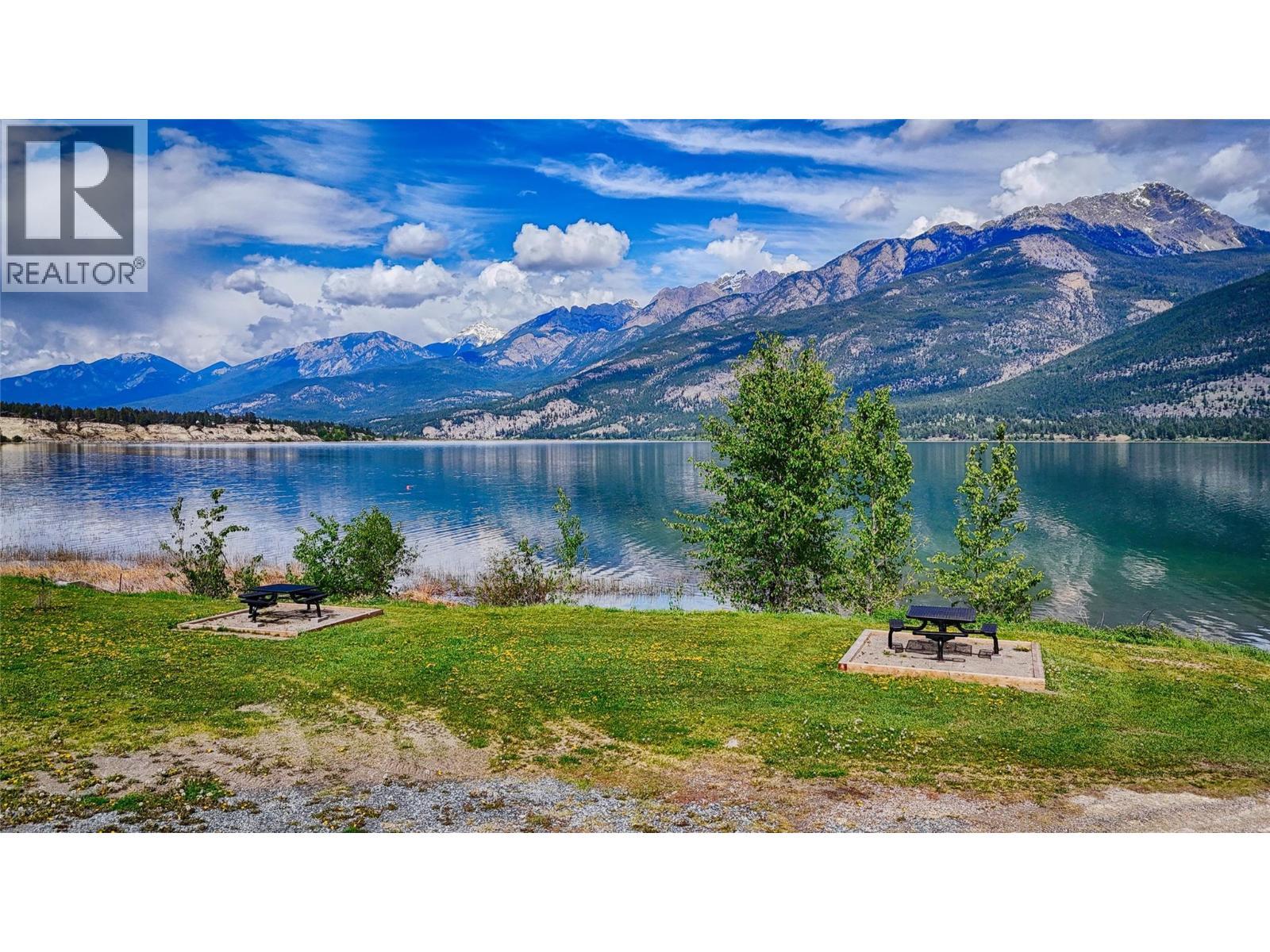 6200 Columbia Lake Road Unit# 4, Columbia Lake, BC - Outdoor With Body Of Water With View
