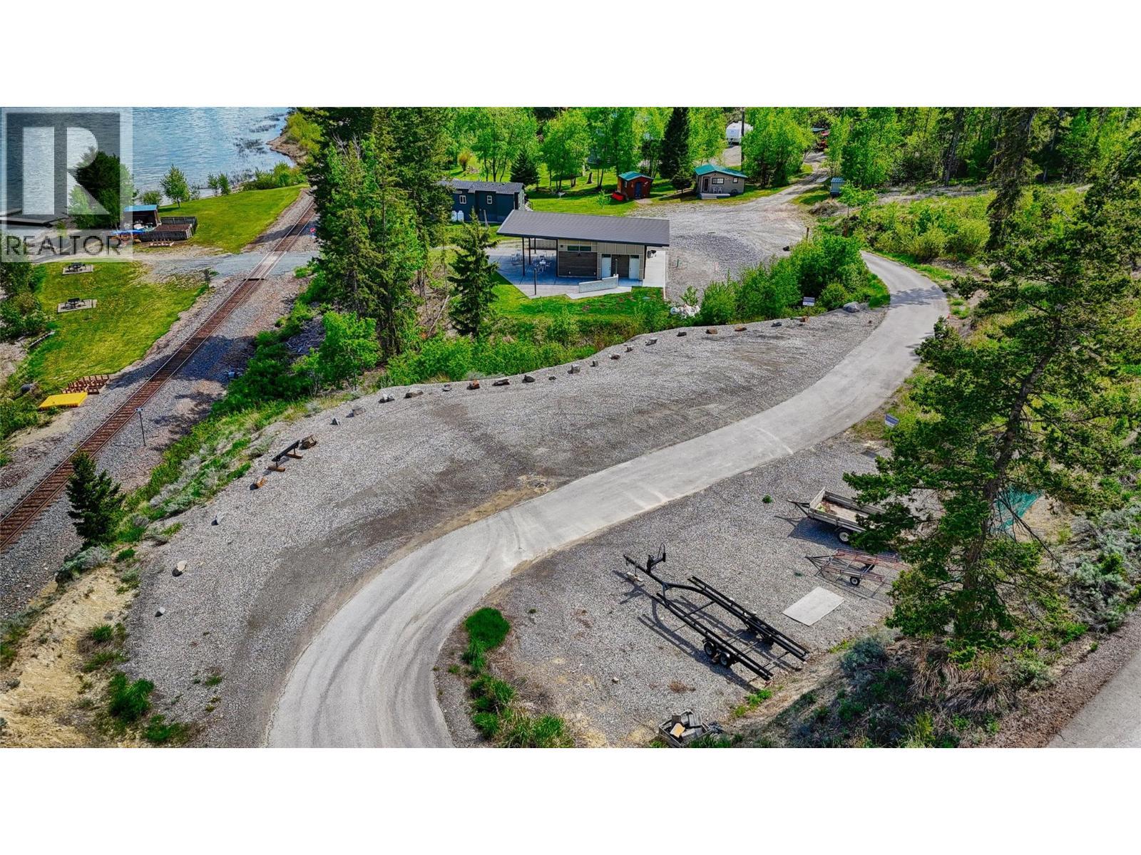 6200 Columbia Lake Road Unit# 4, Columbia Lake, BC - Outdoor With View