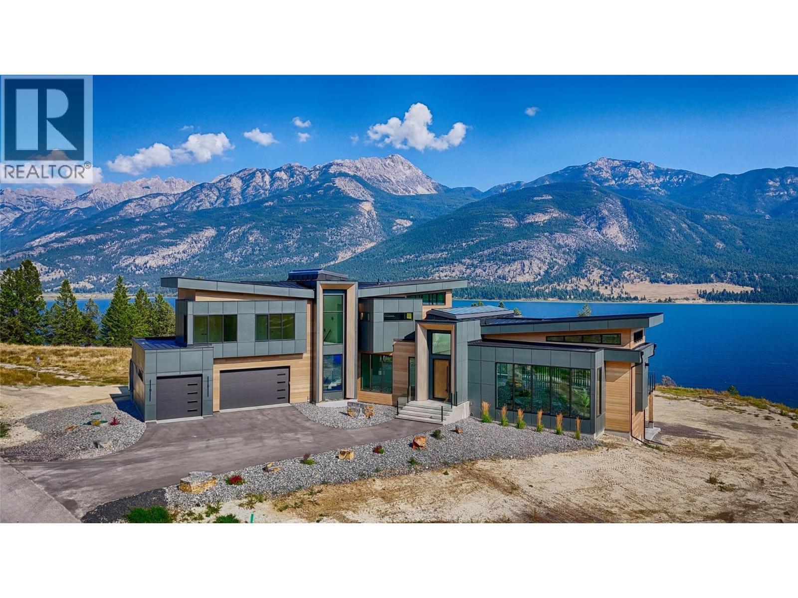 6200 Columbia Lake Road Unit# 4, Columbia Lake, BC - Outdoor With Body Of Water