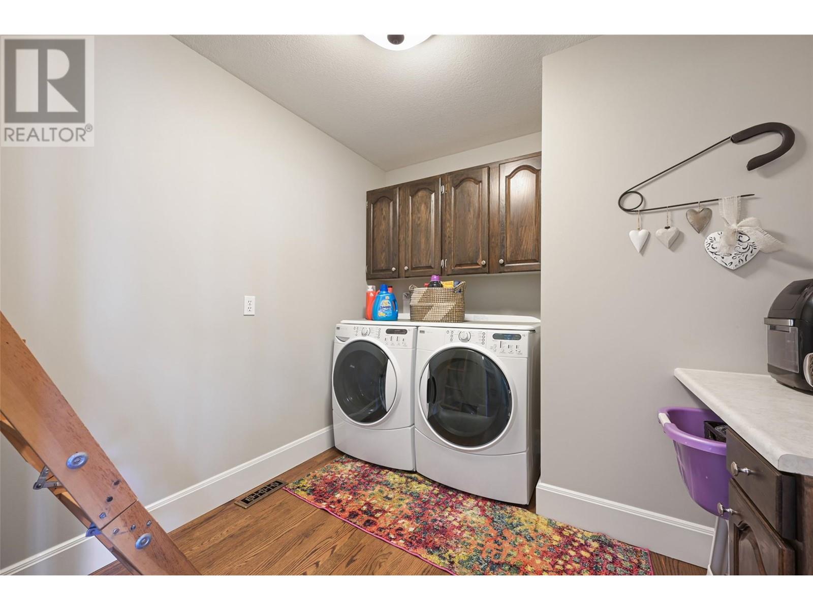 9520 Juniper Heights Road, Invermere, BC - Indoor Photo Showing Laundry Room