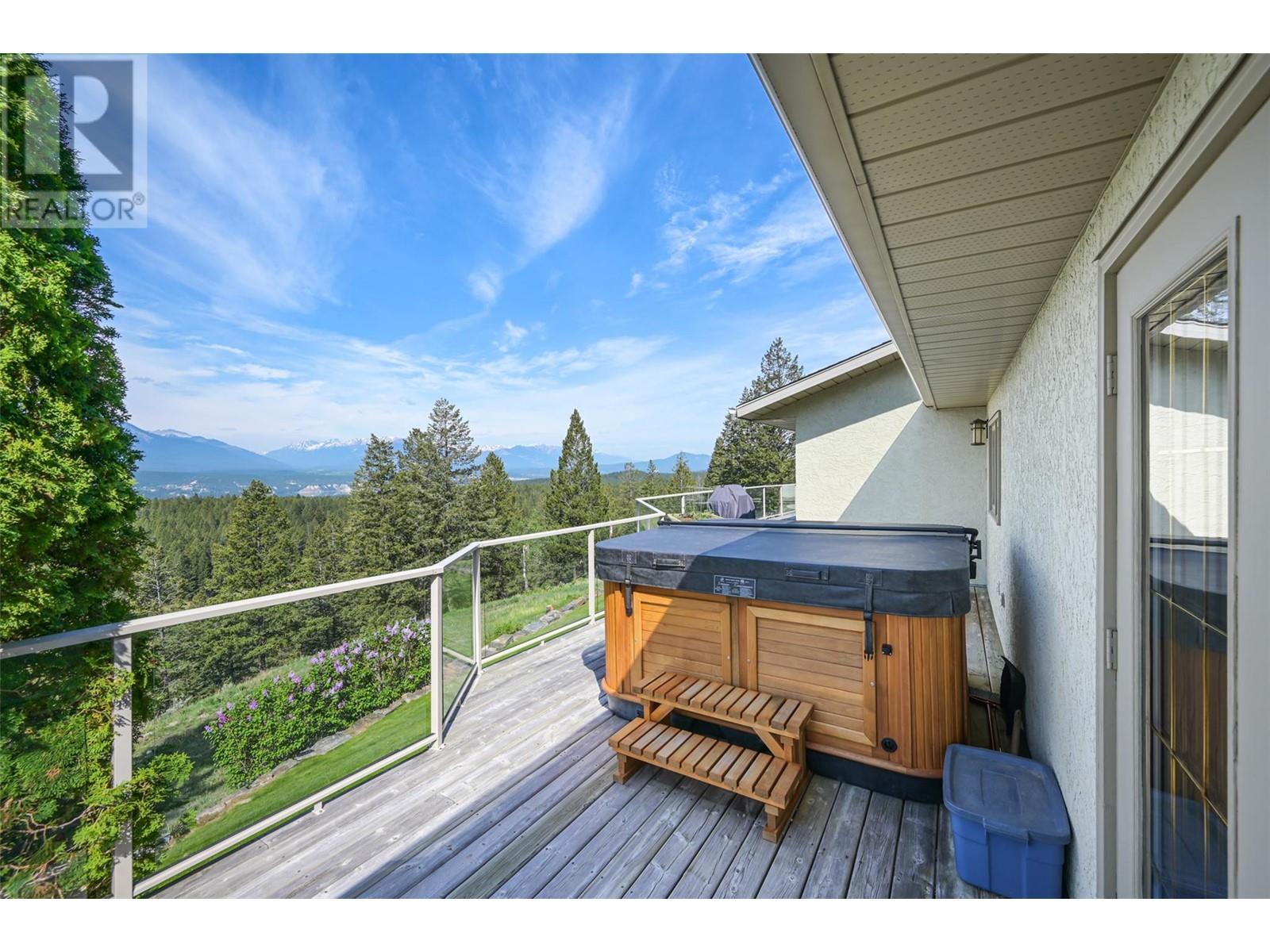 9520 Juniper Heights Road, Invermere, BC - Outdoor With Exterior