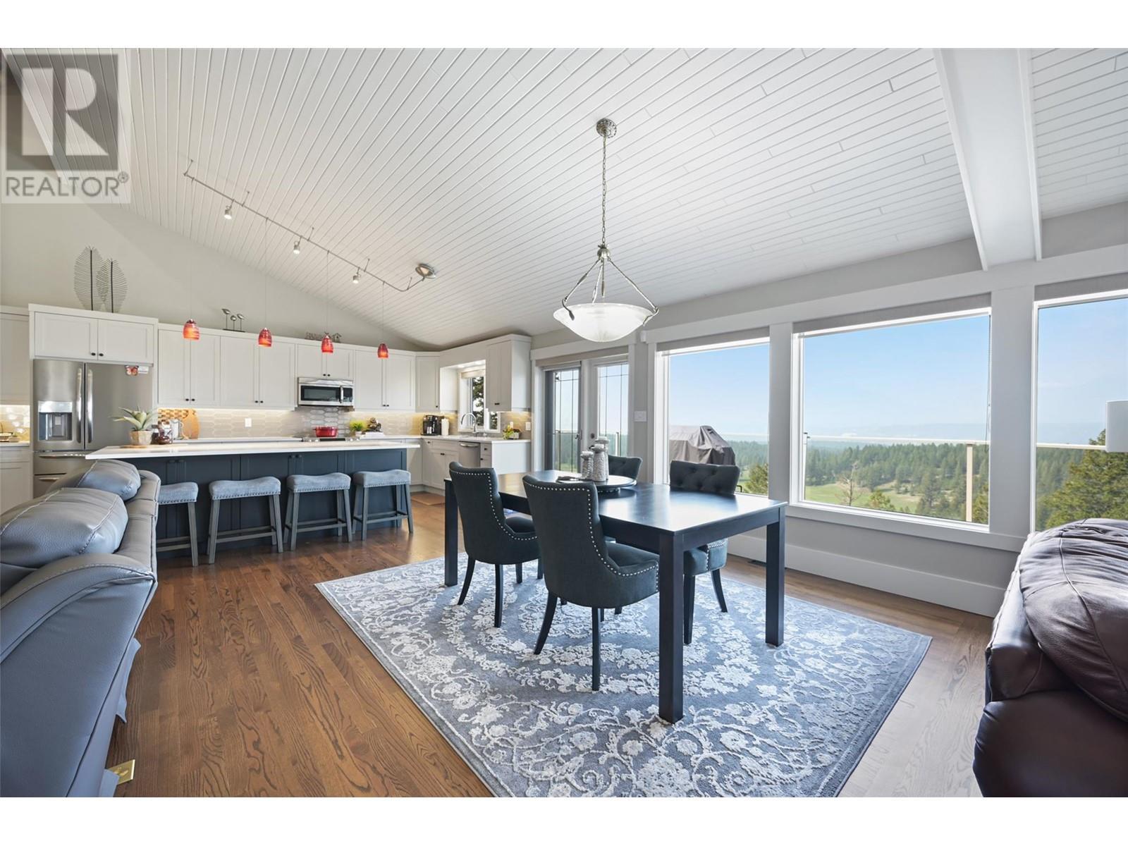 9520 Juniper Heights Road, Invermere, BC - Indoor Photo Showing Dining Room