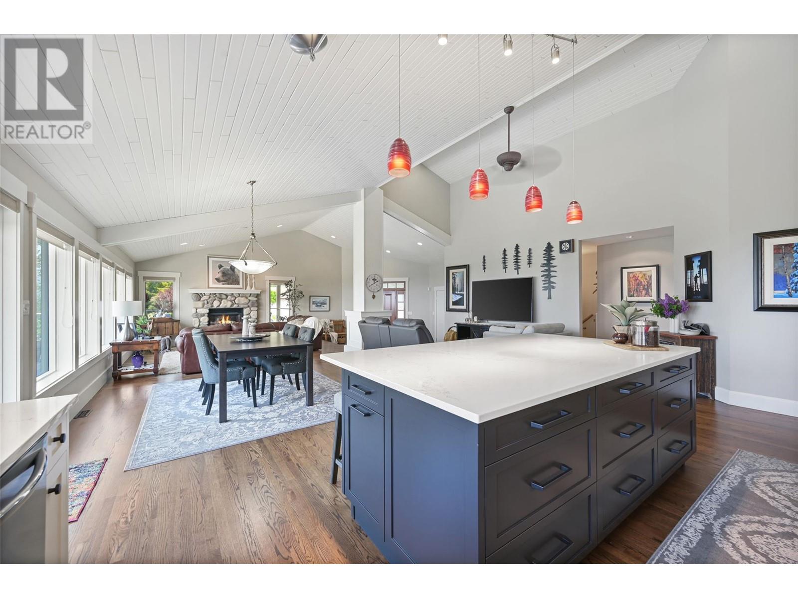 9520 Juniper Heights Road, Invermere, BC - Indoor