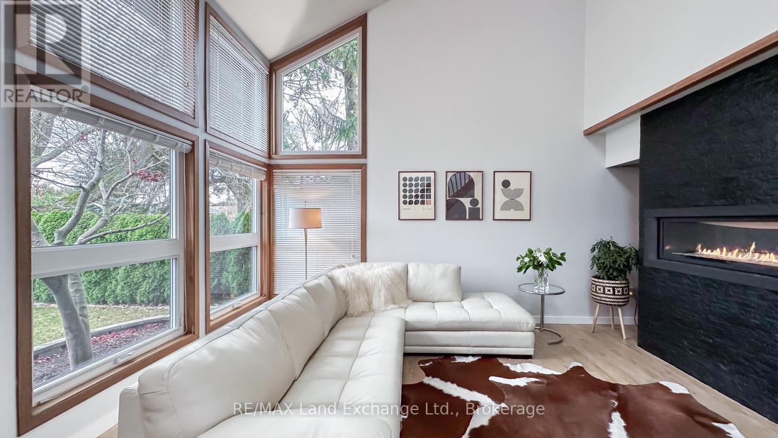 222 Penetangore Row, Kincardine, ON - Indoor Photo Showing Living Room With Fireplace