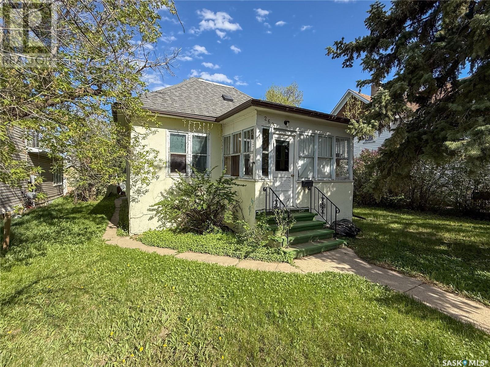 269 2Nd Avenue Ne, Swift Current, SK - Outdoor