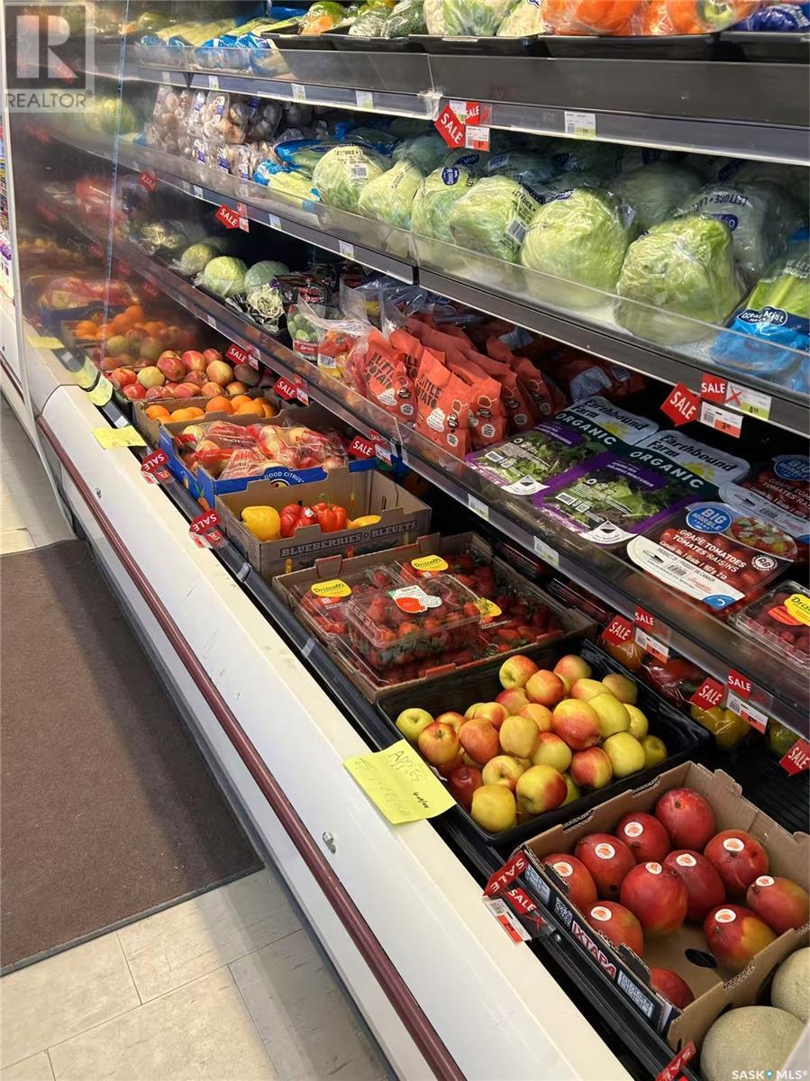 323 Main Street, Lemberg, SK