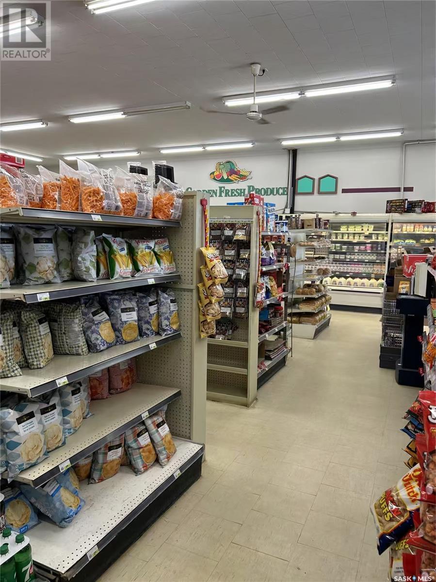 323 Main Street, Lemberg, SK