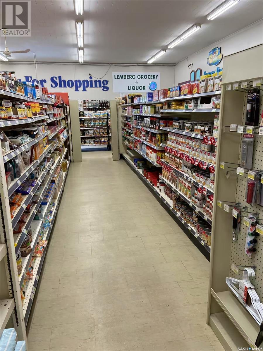 323 Main Street, Lemberg, SK