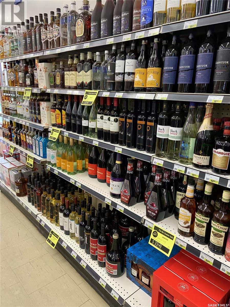 323 Main Street, Lemberg, SK