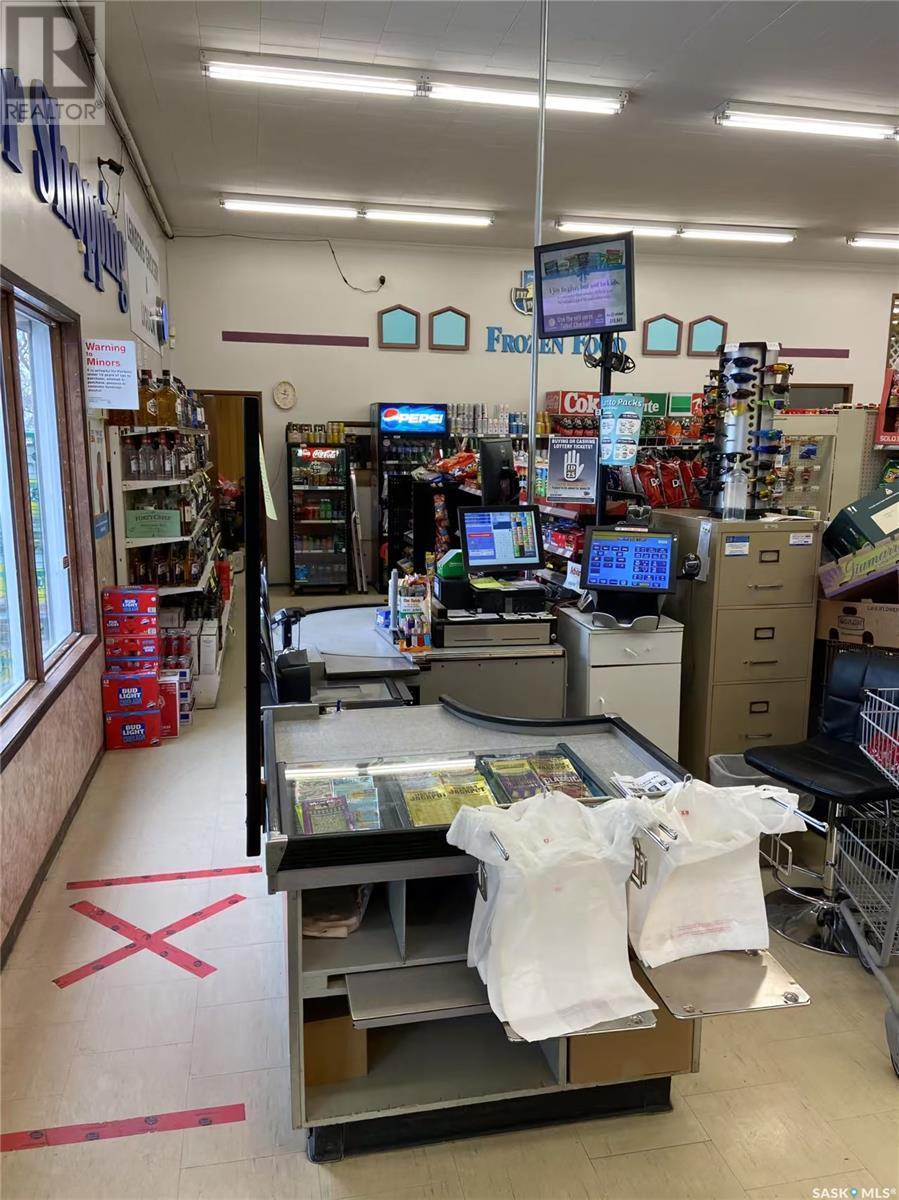 323 Main Street, Lemberg, SK