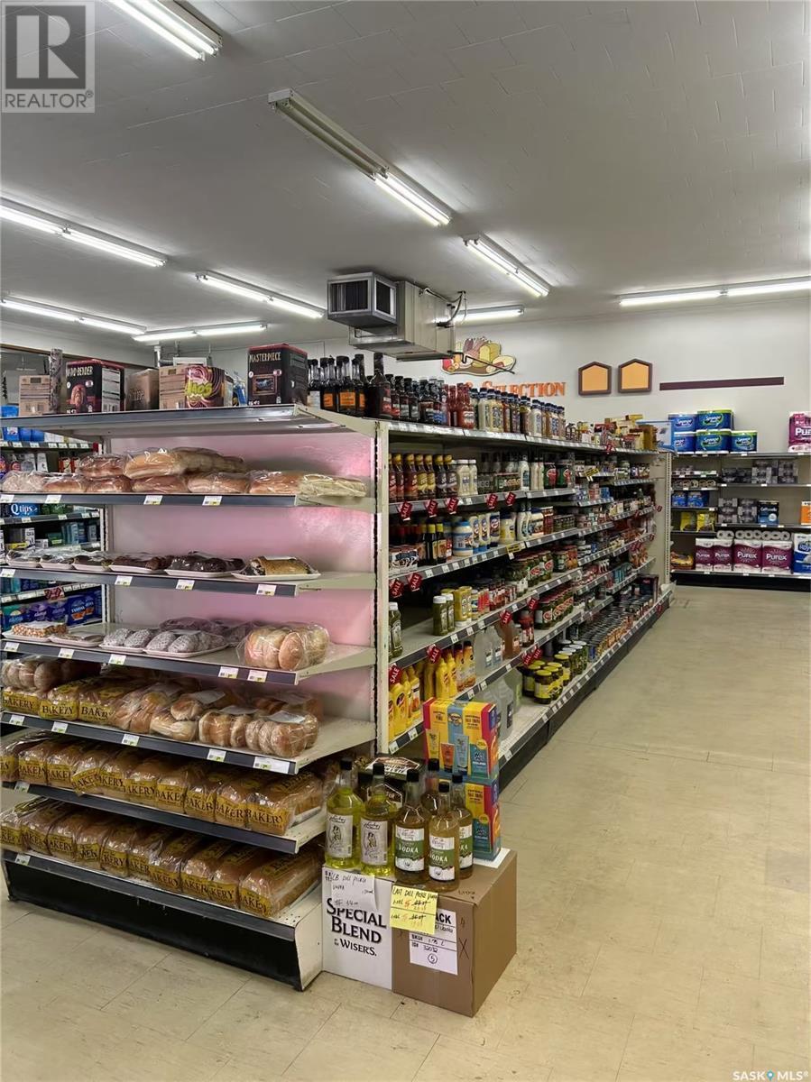 323 Main Street, Lemberg, SK