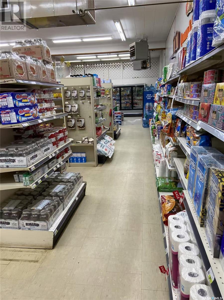 323 Main Street, Lemberg, SK