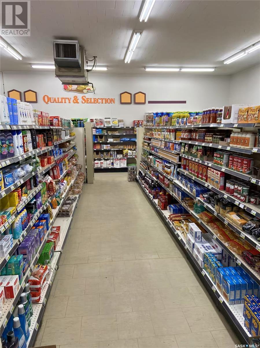 323 Main Street, Lemberg, SK