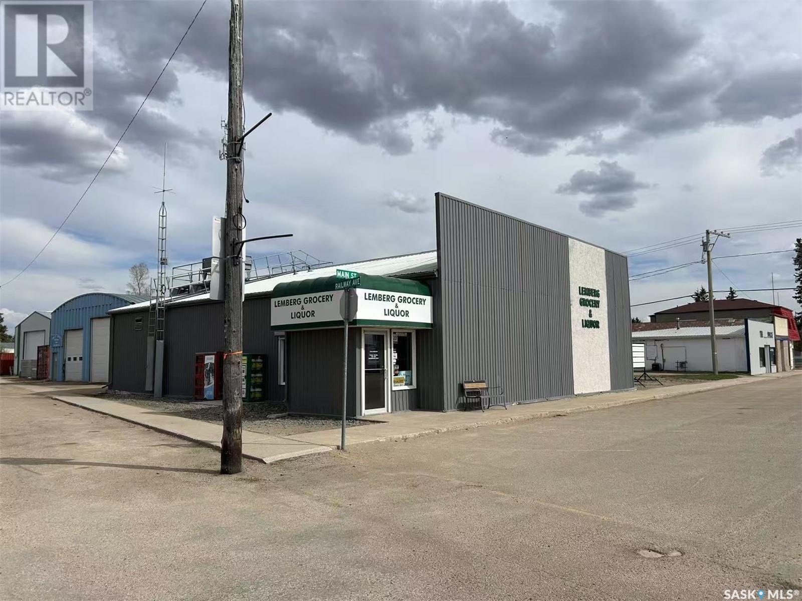323 Main Street, Lemberg, SK