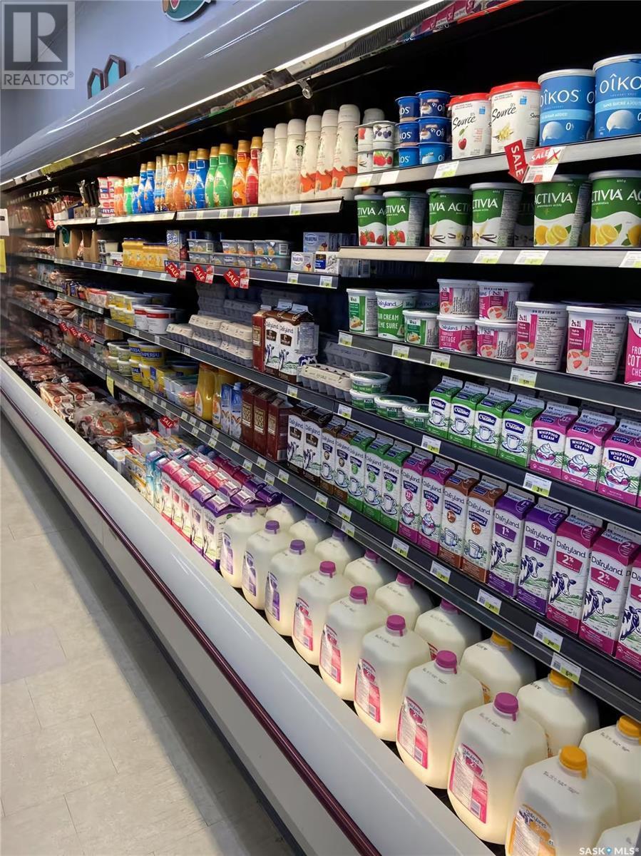 323 Main Street, Lemberg, SK