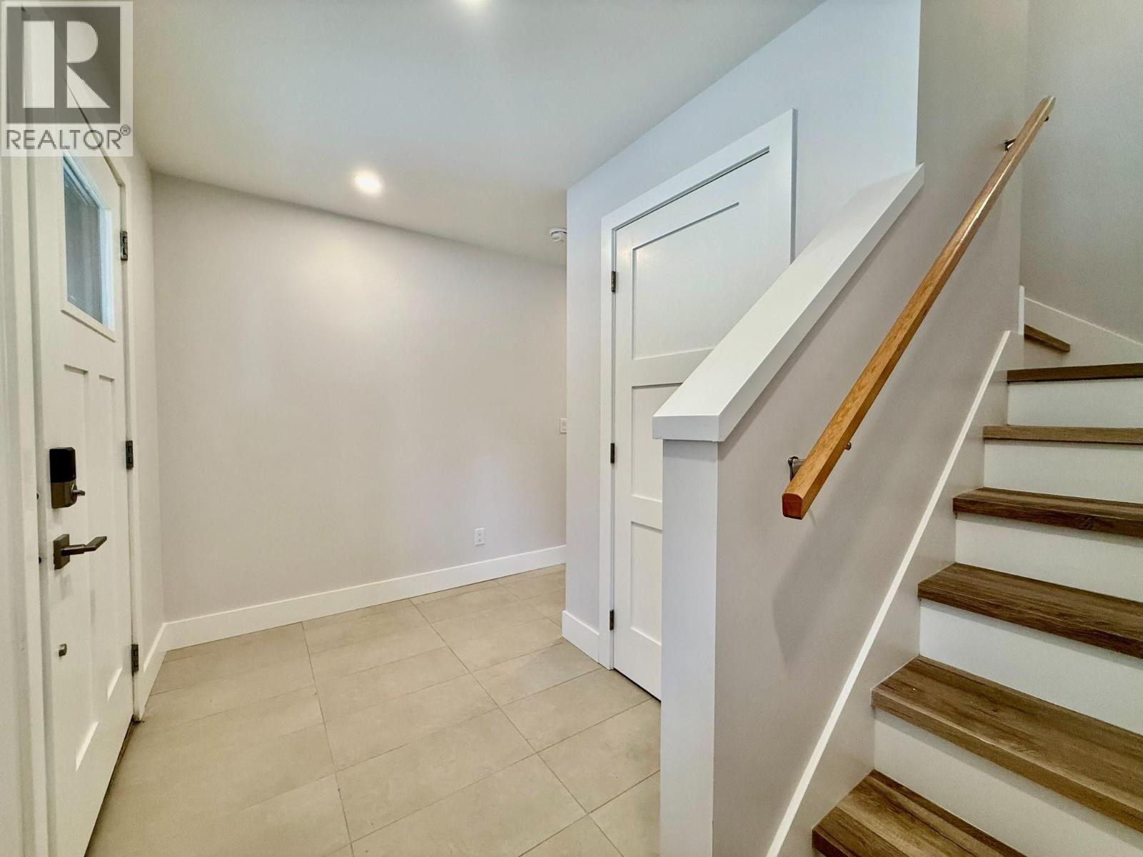 746 Taynton Drive, Invermere, BC - Indoor Photo Showing Other Room