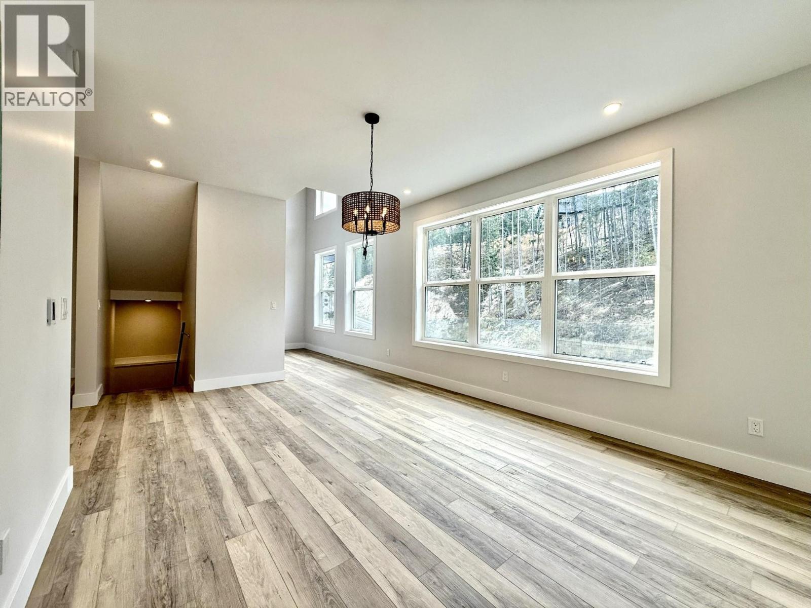 746 Taynton Drive, Invermere, BC - Indoor Photo Showing Other Room